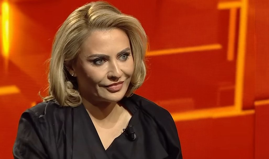 Cum a făcut Adina Buzatu PRIMII BANI. ”Câștigam 2.000 de lei pe zi”