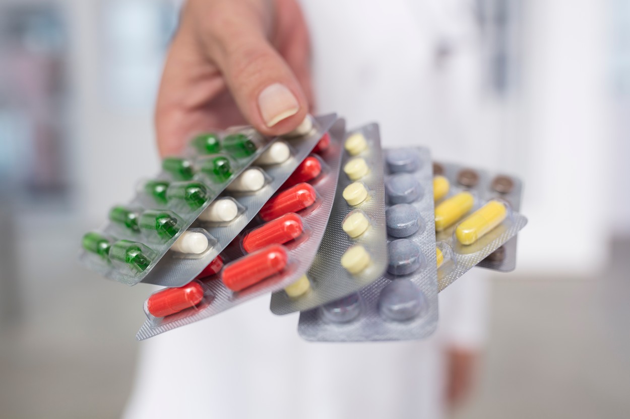 „Piața unică” a MEDICAMENTELOR în UE, o discriminare majoră pentru România. Nemții beneficiază de tratamente noi cu 2 ani mai devreme decât românii