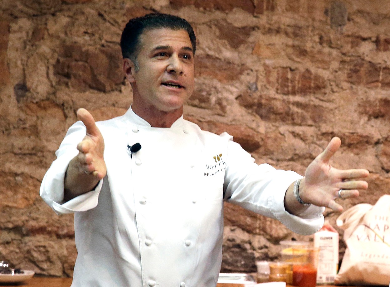 Michael Chiarello a murit la 61 de ani. Celebrul CHEF a suferit un șoc anafilactic