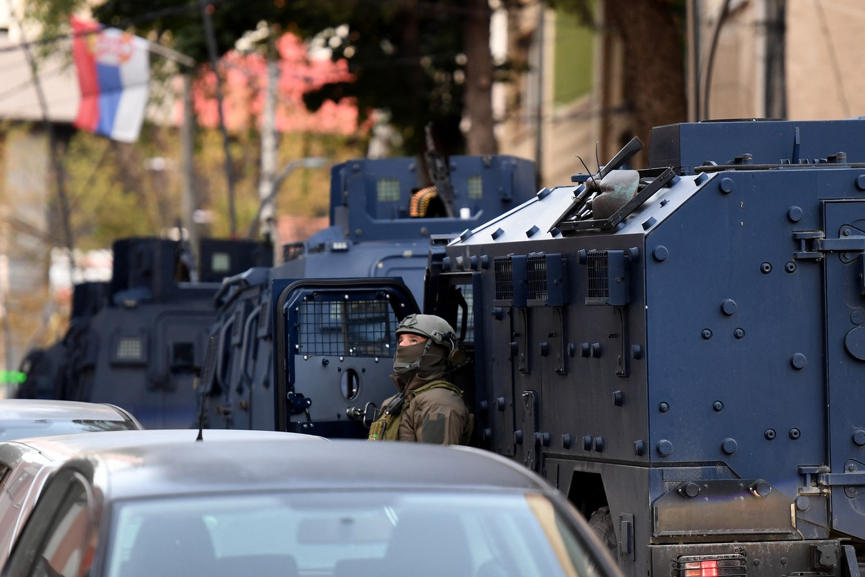 Serbia și Kosovo, pe cale să pornească un nou RĂZBOI în Europa. 600 de soldați NATO, trimiși să detensioneze situația