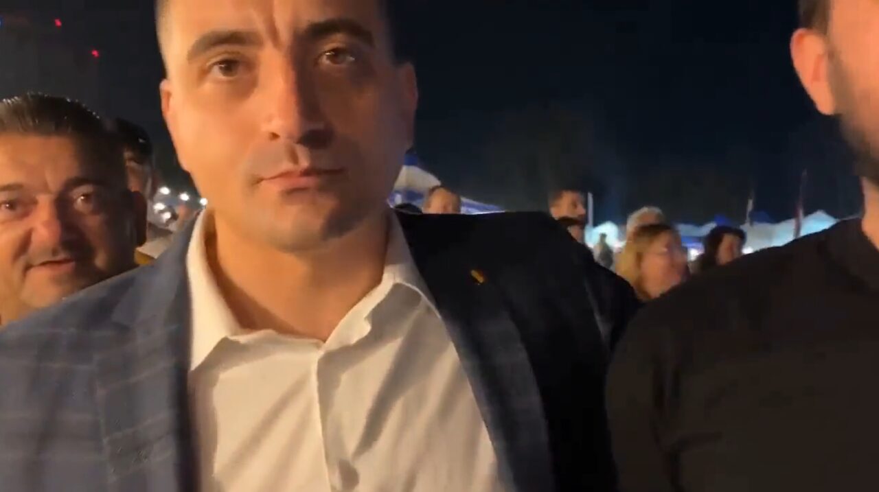 George Simion, incident cu un cetățean la festivalul „MICUL de Aur”: „A venit un prost la mine…”