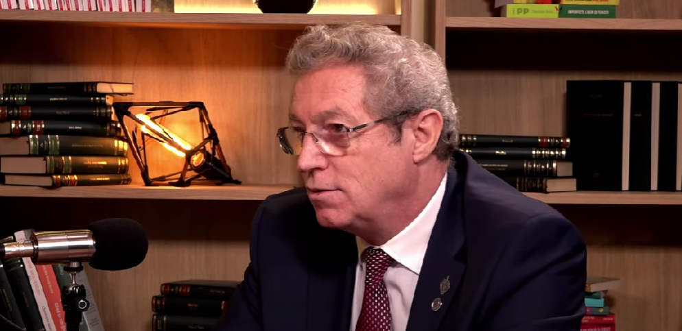 VIDEO | Adrian Streinu Cercel, la podcastul Altceva: „Tot timpul există un schimb de informație genetică între lumea microorganismelor și a noastră”