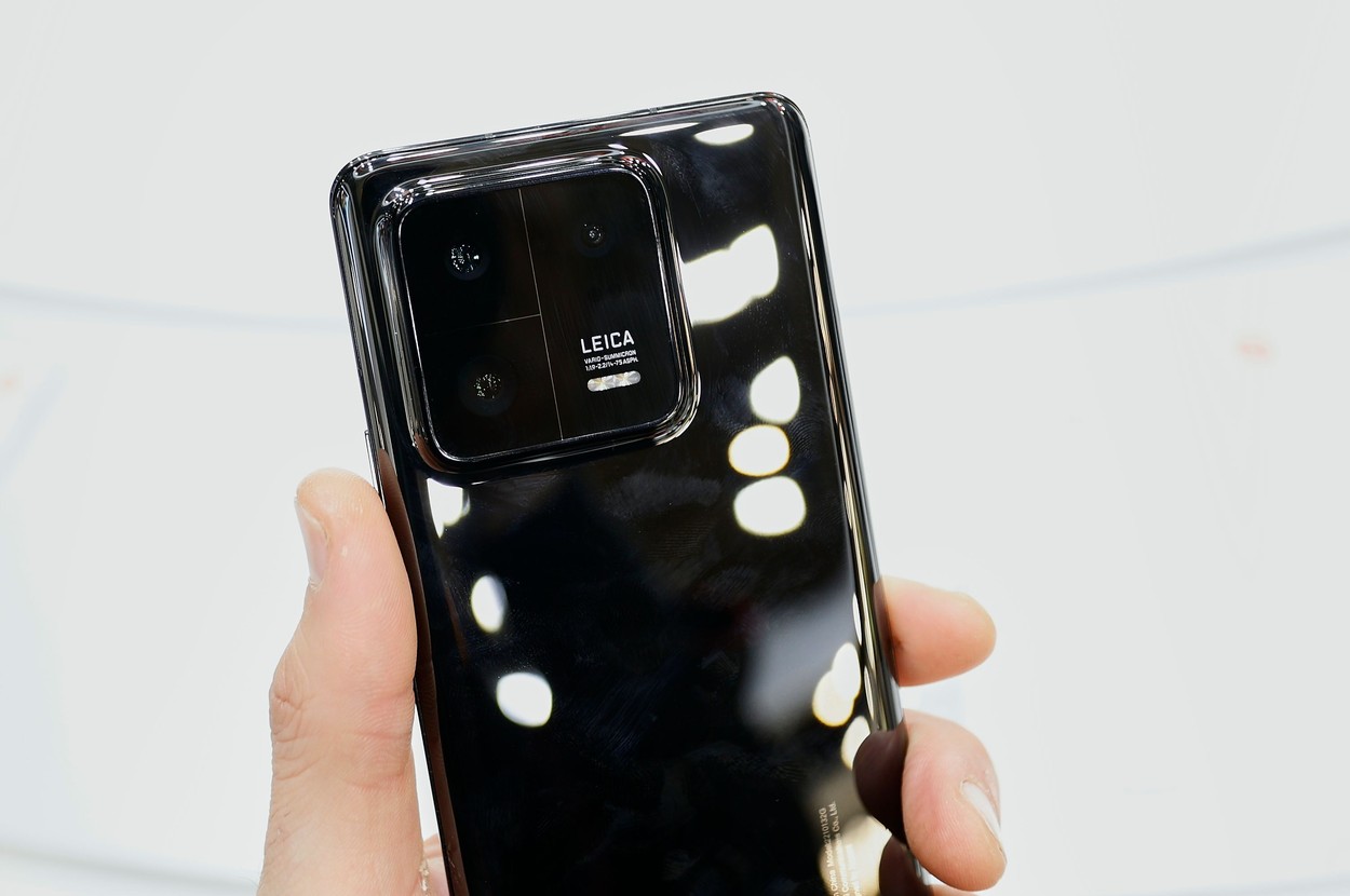 Această companie din China a bătut Samsung la capitolul ANDROID 14. Actualizarea, livrată acum către utilizatori