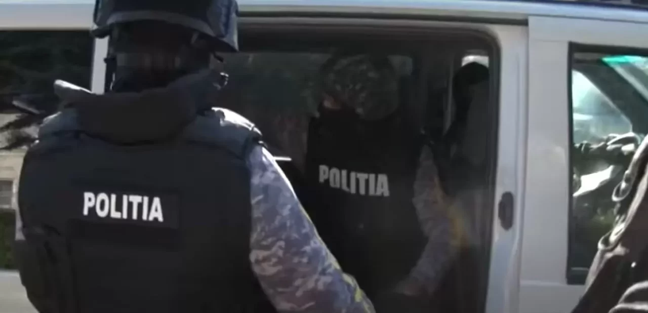 Copil de 13 ani, din Brașov, VÂNDUT chiar de părinții lui unor ciobani. Minorul, pus să muncească la două stâne