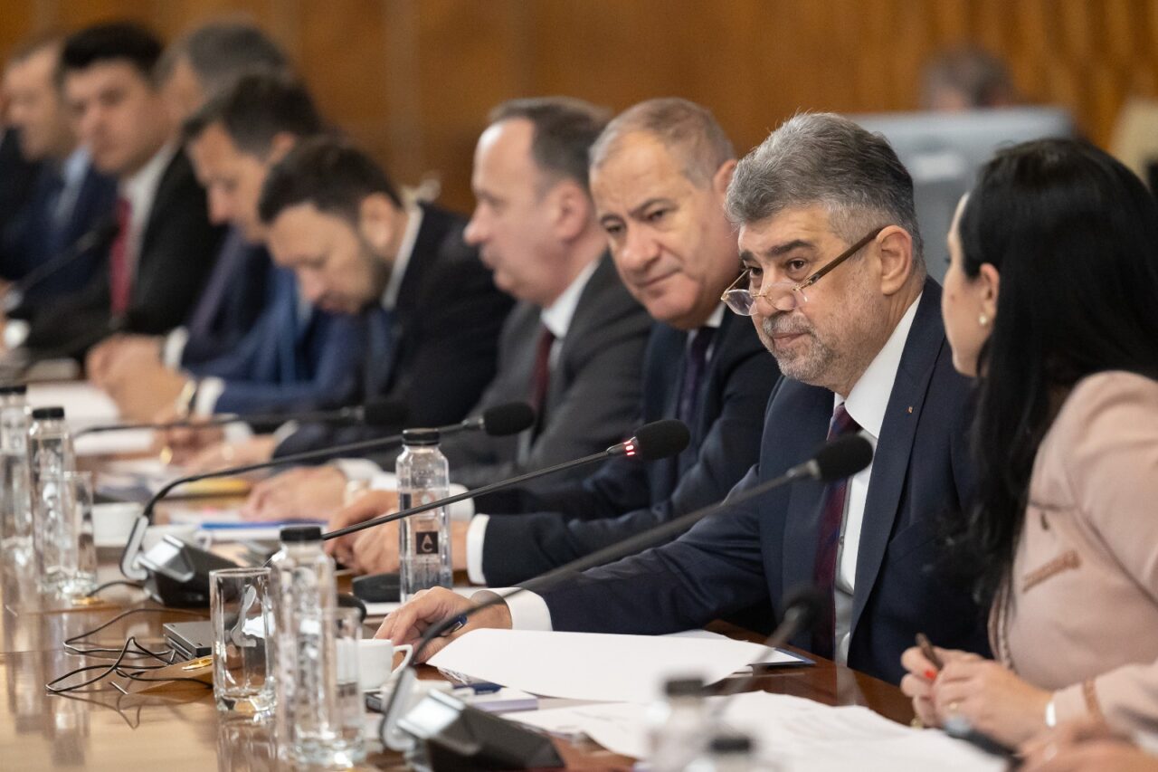 Marcel Ciolacu dă bani în educație și pentru medicii de familie / „Aprobăm majorări ale costului standard pe copil în creşă, grădiniţă şi scoală”