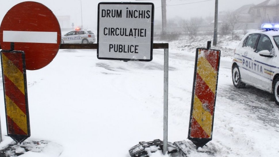 VISCOLUL a făcut prăpăd în șase județe din România. Trafic întrerupt pe mai multe drumuri naționale din cauza nămeților care măsoară chiar și 2 metri