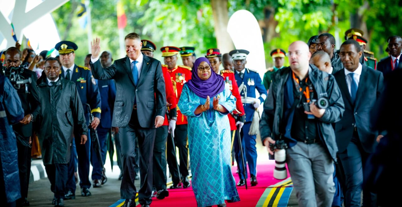 Klaus Iohannis intensifică relațiile politico-diplomatice cu Tanzania / Ce priorități au cele două state
