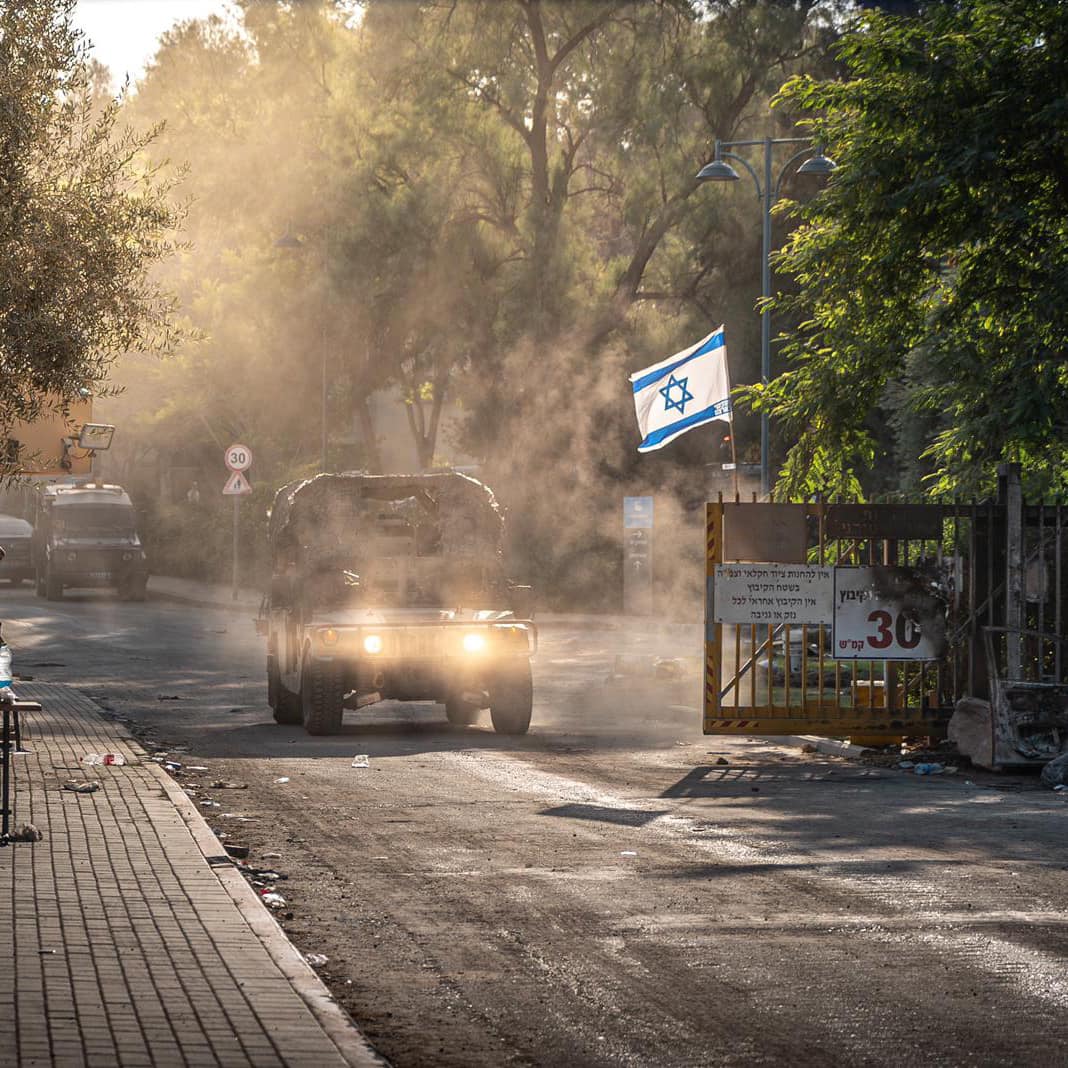 Război în Orientul Mijlociu, ziua 459. Trupele israeliene se retrag din Liban/Atac asupra unui convoi UMANITAR