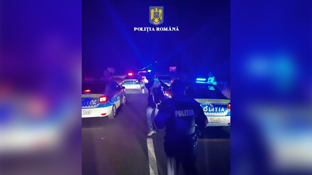 VIDEO | Scandal uriaș într-o comună din Dâmbovița. Mai multe persoane s-au atacat cu bâte, pietre și lopeți