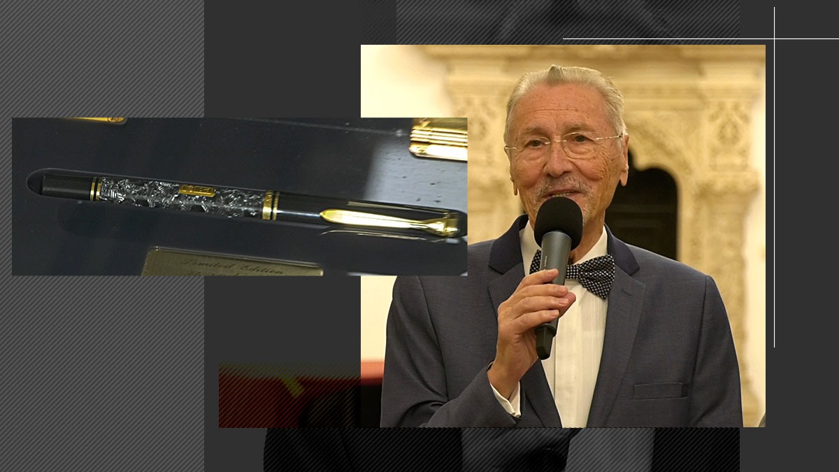 VIDEO | Toate stilourile președinților. Emil Constantinescu, din nou, la Cotroceni: „Nu am scris niciodată la mașină sau la computer!”