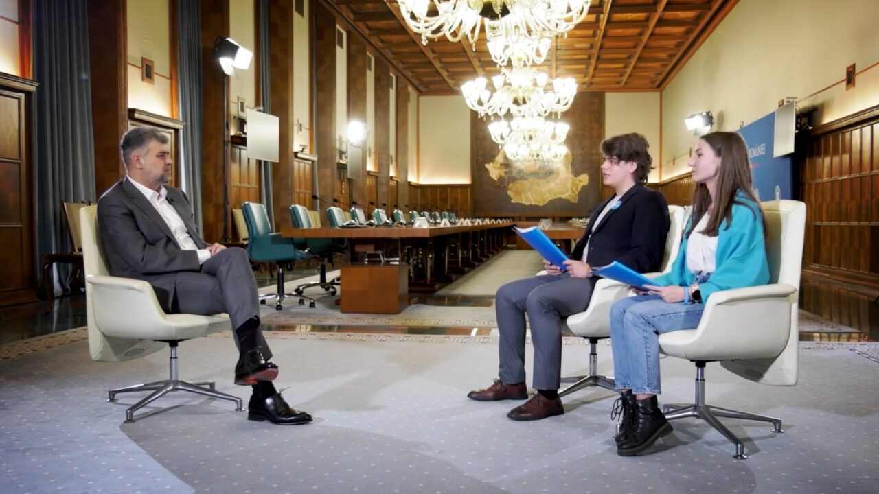 VIDEO | Marcel Ciolacu, luat la întrebări de copii / „În viața mea, trebuia să ascult mai mult de părinți”