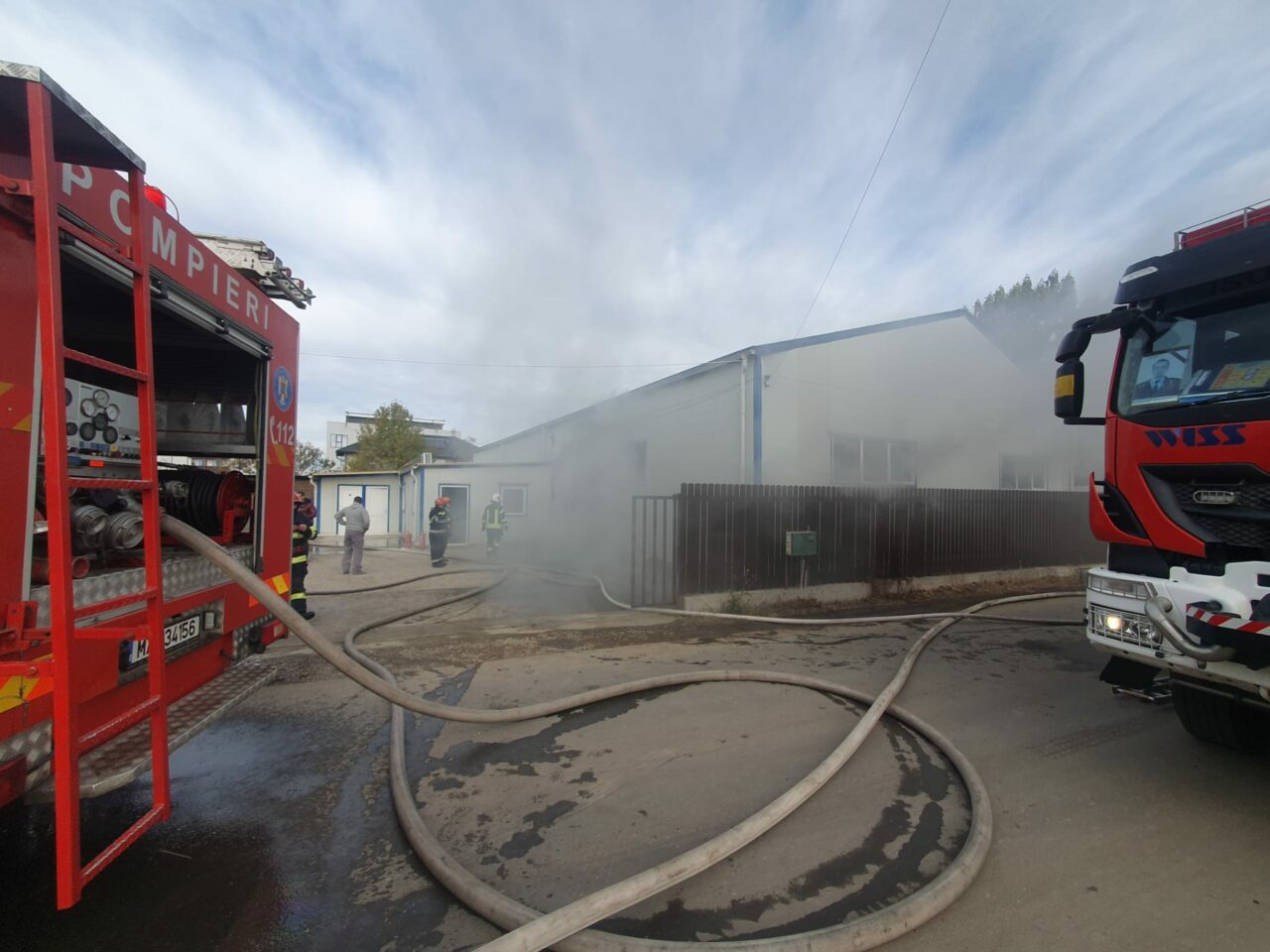 Incendiu violent la un service din Bragadiru. Pompierii au intervenit și au reușit să lichideze flacăra