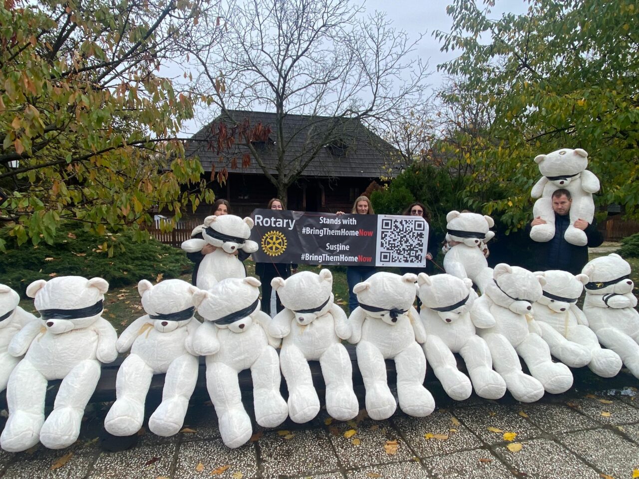 Ursuleții Solidarității, tur în București pentru eliberarea copiilor ostatici în Gaza. „Pentru Israel, copiii sunt valoarea supremă!”