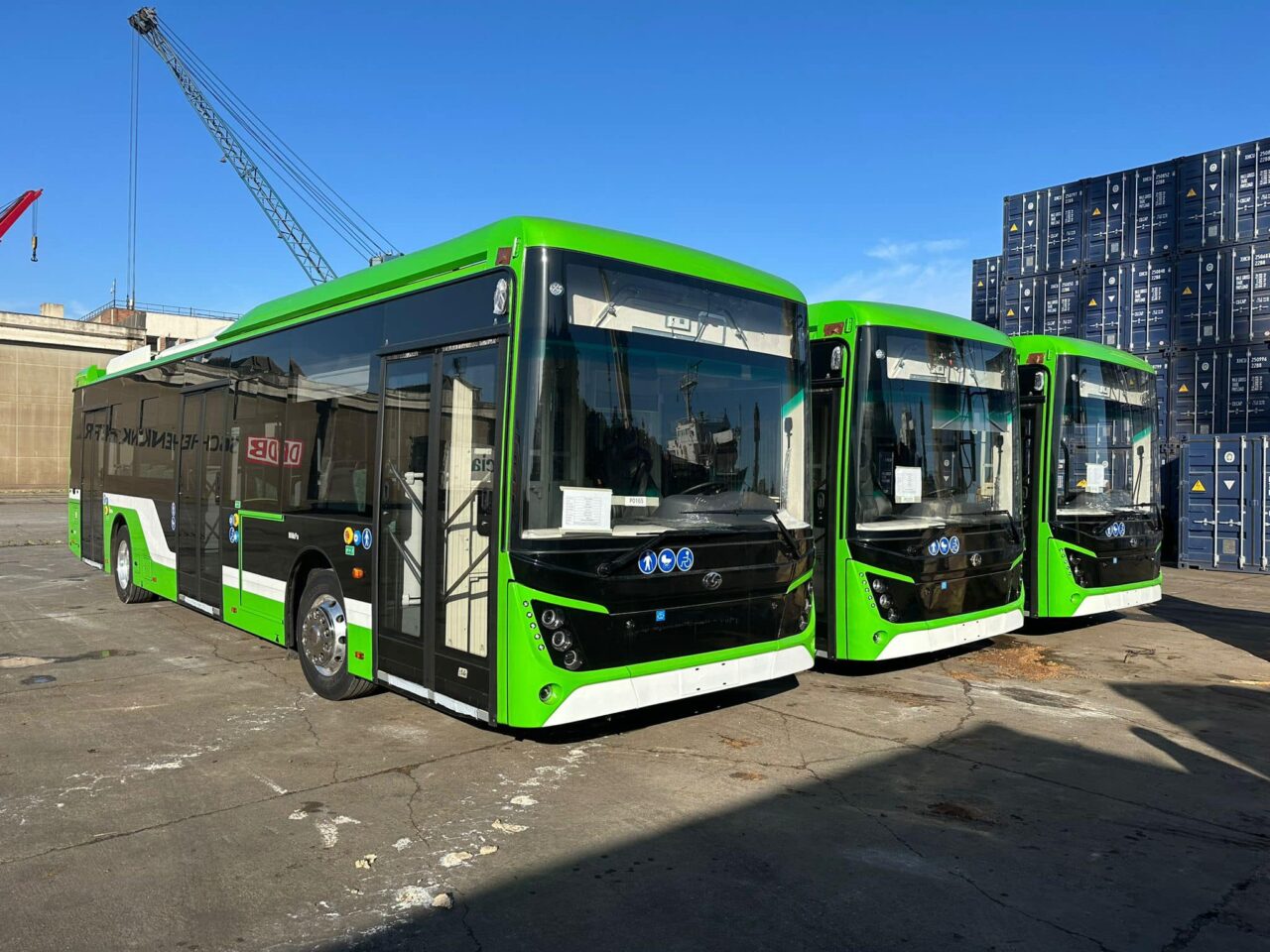 Aproape 40 de AUTOBUZE electrice din cele 100 cumpărate din China sunt trase pe dreapta. La ce nu s-au gândit „specialiștii” din Primăria Capitalei