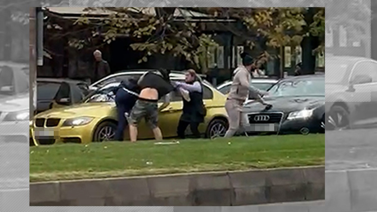 VIDEO | Bătaie ca-n selfie pe strada Brăila din Galați. Actualul, fosta și fostul blocheză traficul în fața Palatului de Justiție