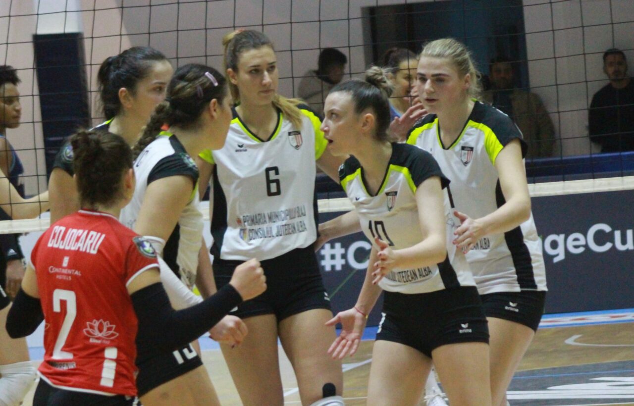 Visează la Brad Pitt și la CALIFICAREA în sferturile Ligii Campionilor la volei