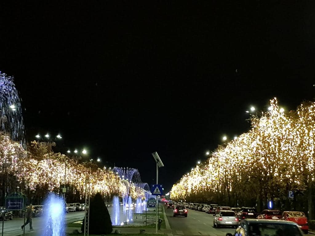 VIDEO | S-au aprins luminițele de Crăciun în Capitală. Care sunt arterele iluminate festiv în acest an