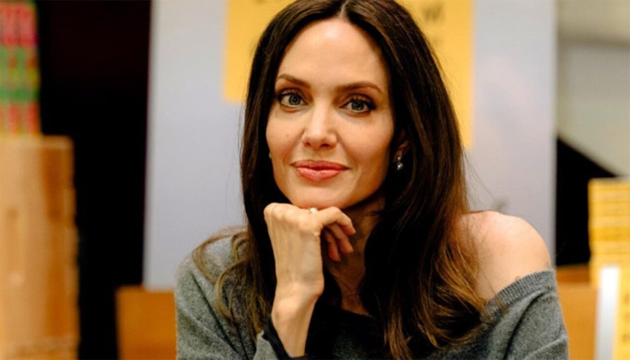 Frumoasa Angelina JOLIE ține o dietă strictă. Ce mănâncă, de fapt, fosta nevastă a lui Brad Pitt