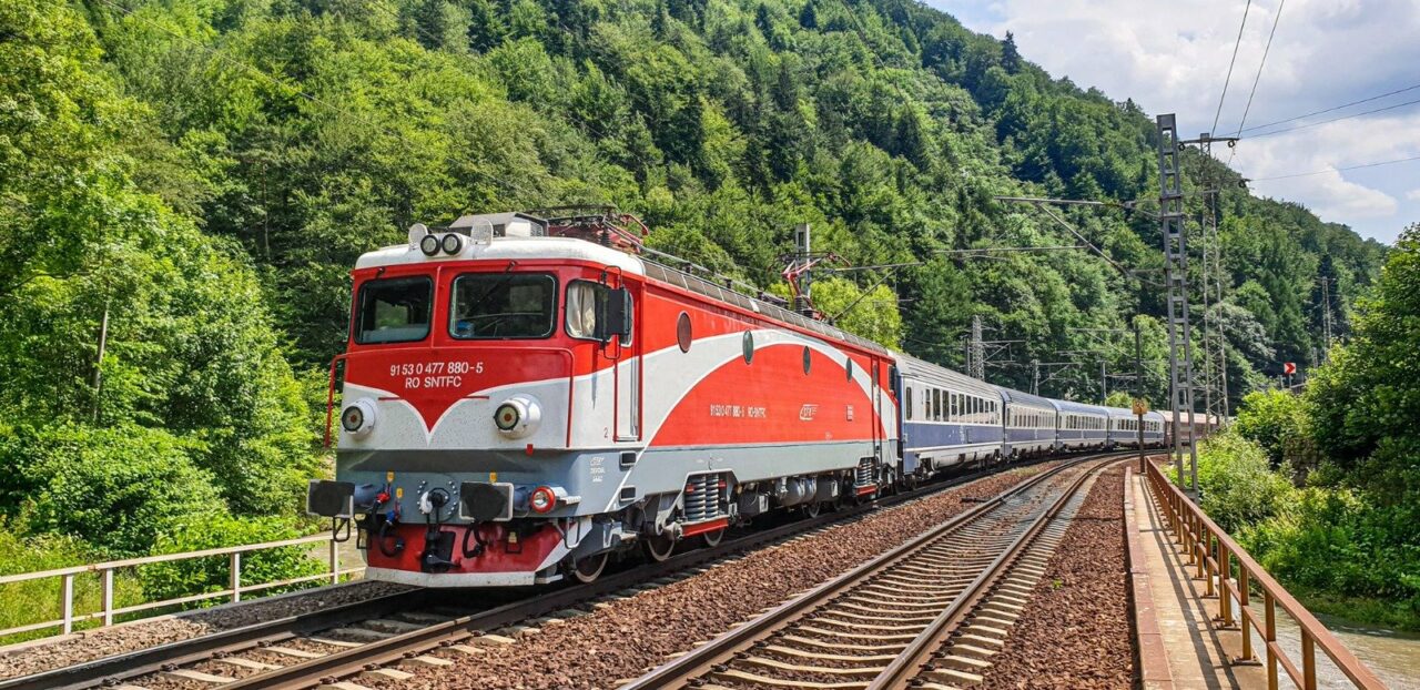 ANUNȚ pentru călătorii care și-au cumpărat bilete în perioada 11-13 iunie. CFR: „Vor fi MODIFICĂRI în circulația unor trenuri”