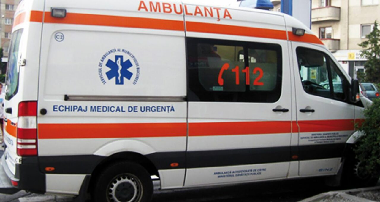 IALOMIȚA. Fetiță de cinci ani, din Țăndărei, moartă după ce a fost spălată de bunica ei cu o substanță toxică. Alți doi minori, în stare gravă!