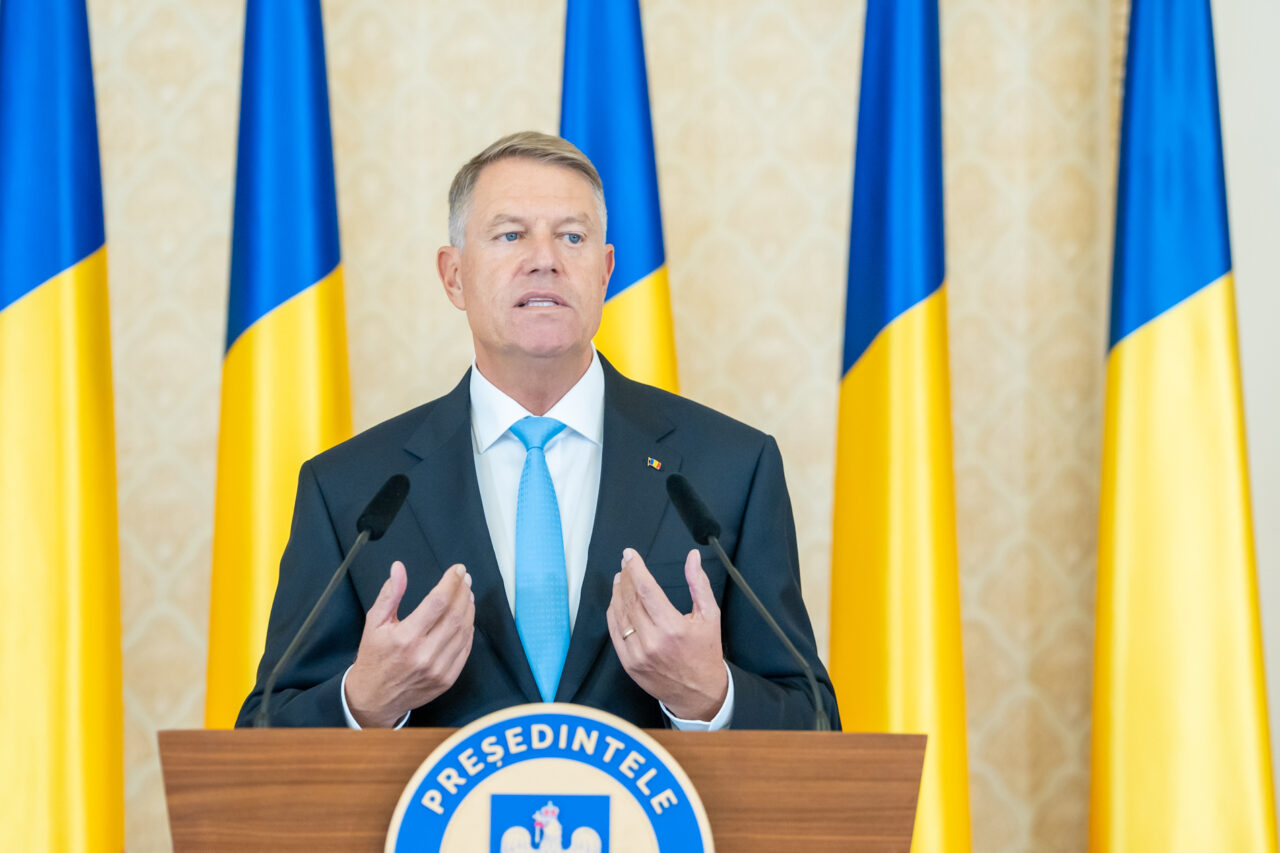 Președintele a retrimis în Parlament noua Lege a energiei. Aleșii crescuseră pragul până la care prosumatorii nu plăteau dezechilibrele în rețea
