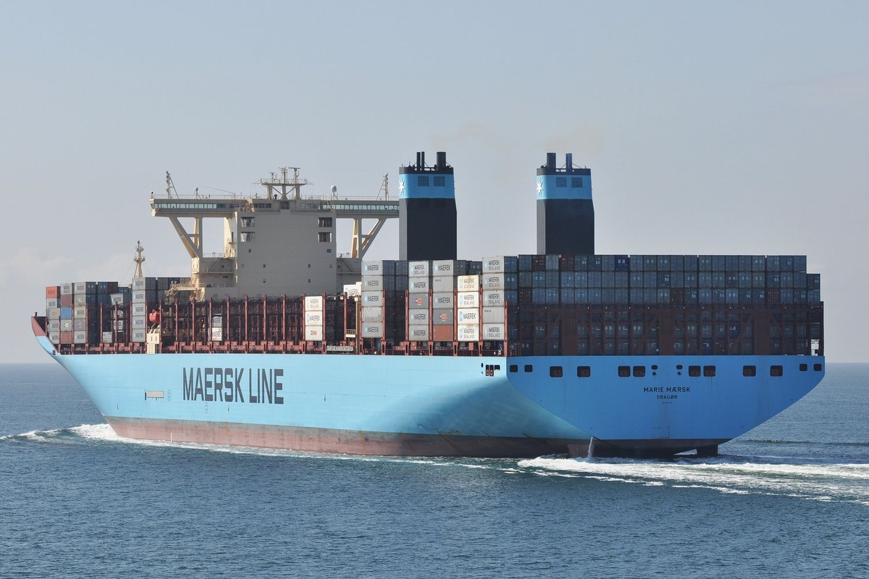 Compania daneză Maersk SUSPENDĂ trecerea navelor sale prin Marea Roșie, după ce armata americană a SCUFUNDAT trei ambarcaţiuni ale rebelilor Houthi