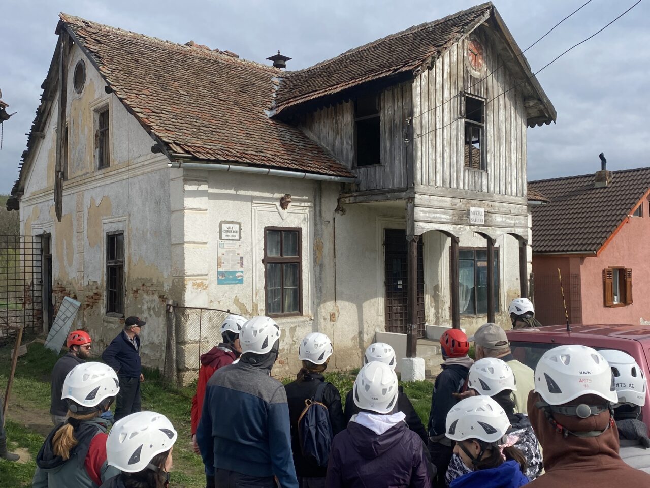 VILA unui celebru bancher din secolul al XIX-lea de pe Valea Hârtibaciului a fost restaurată. Ce se va întâmpla cu clădirea de acum încolo