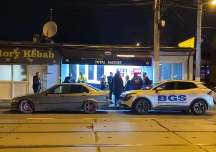 Jaf la un magazin din sectorul 6 al Capitalei. Un tânăr înarmat cu un cuțit a amenințat vânzătoarea și a furat bani și țigări
