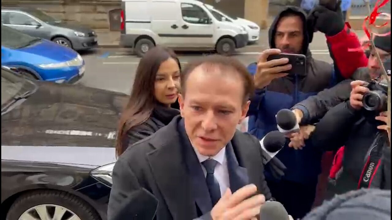 VIDEO | Prima zi de audieri în cazul vaccinurilor / Florin Cîțu a ajuns la Direcția Națională Anticorupție