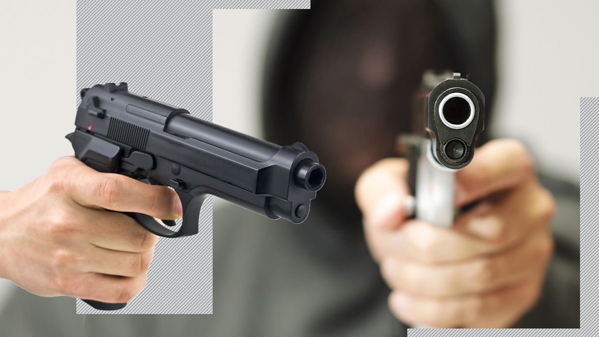O femeie din județul Tulcea a încercat să se SINUCIDĂ cu arma soțului, deținută legal. Bărbatul a alertat autoritățile, după amenințările soției