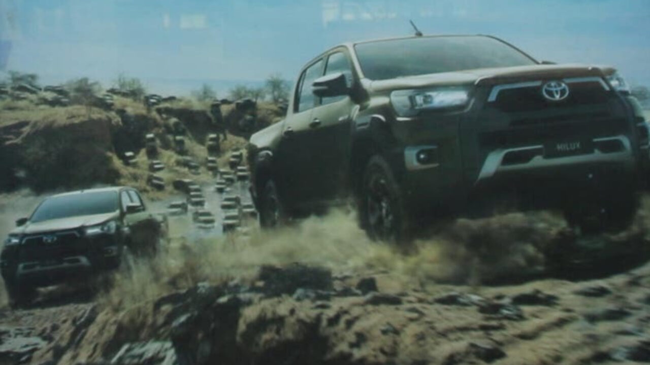 Vor avea SUV-urile soarta țigărilor? Motivul pentru care două reclame la un model Toyota au fost interzise în Marea Britanie