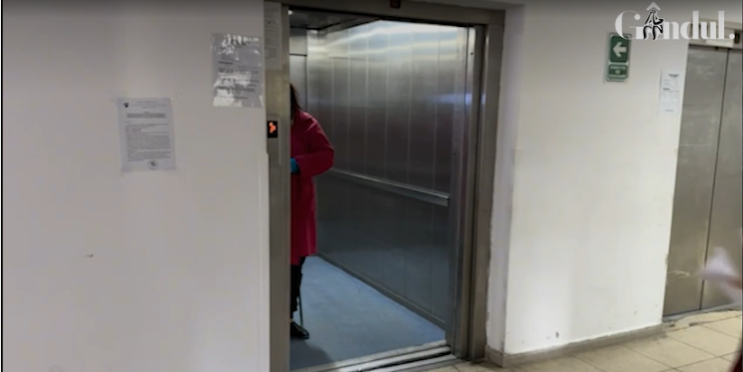 Medicii au finalizat necropsia femeii care a murit în liftul blocat al Spitalului din Slatina. MOTIVUL decesului, elucidat