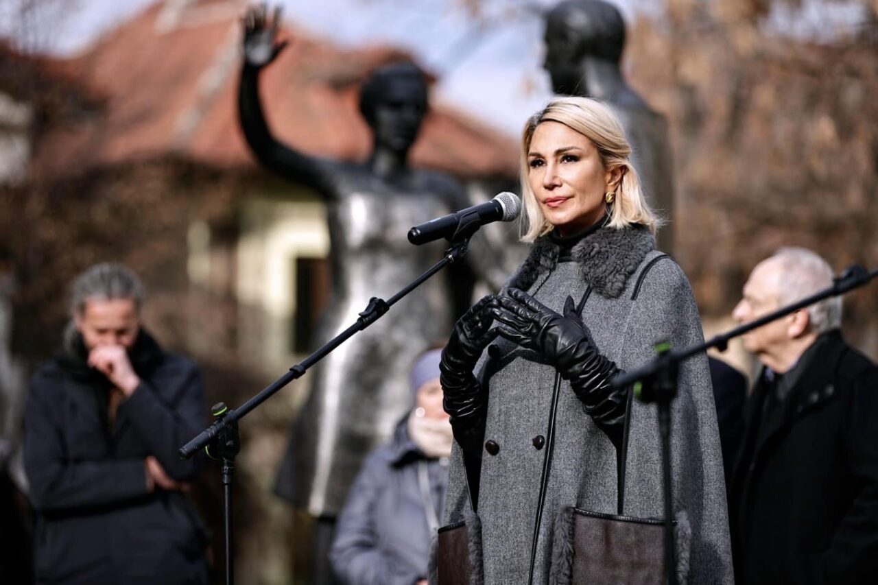 Raluca Turcan, la MOARTEA lui Alex Ştefănescu: Cultura română a pierdut un om de excepţie, unul dintre cei mai de seamă critici literari