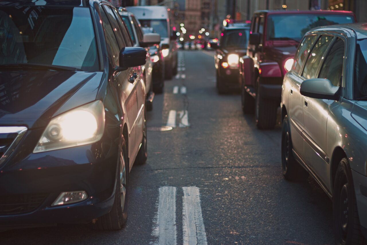 Uniunea Europeană renunță la planurile de înăsprire a standardelor privind poluarea din cauza autoturismelor