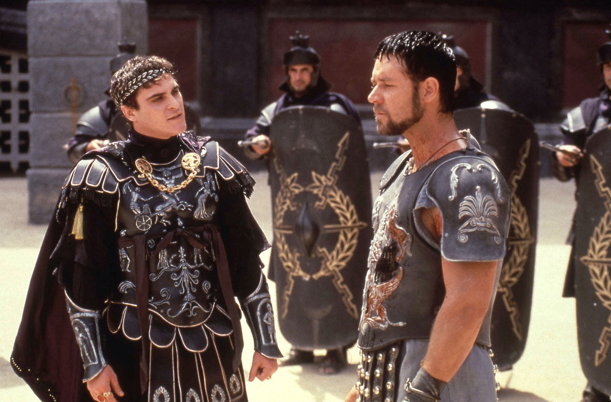 Gestul care a salvat filmul de 5 Oscar-uri „Gladiatorul”. Ce au pățit actorii Joaquin Phoenix și Russell Crowe