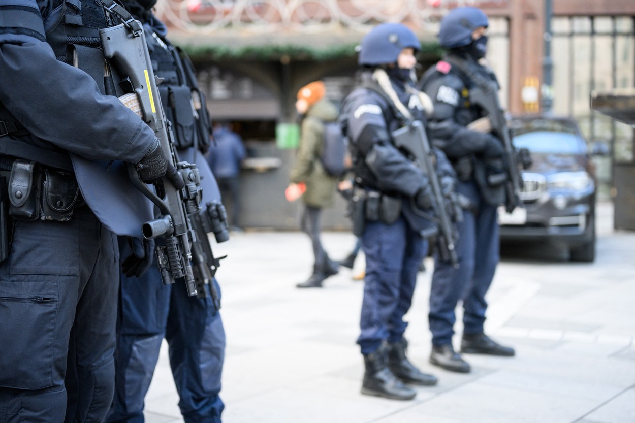 Alertă de ATENTATE TERORISTE în Europa. A fost percheziționată Catedrala din Köln, iar mai multe orașe europene ar fi vizate de un grup islamist