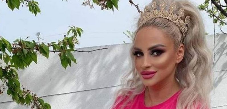 Sânziana Buruiană ALĂPTEAZĂ de 8 ani. ”Nu mă opresc, le dau până vor dori ele”