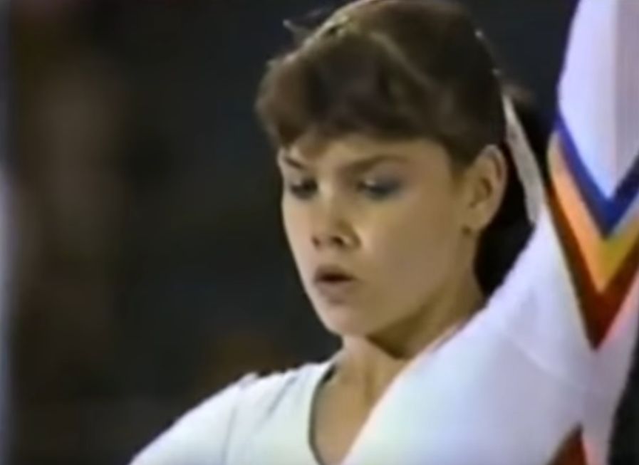 FOTO & VIDEO / Cum arată astăzi fosta gimnastă Simona Păucă. A luat AURUL la Olimpiada de la Los Angeles