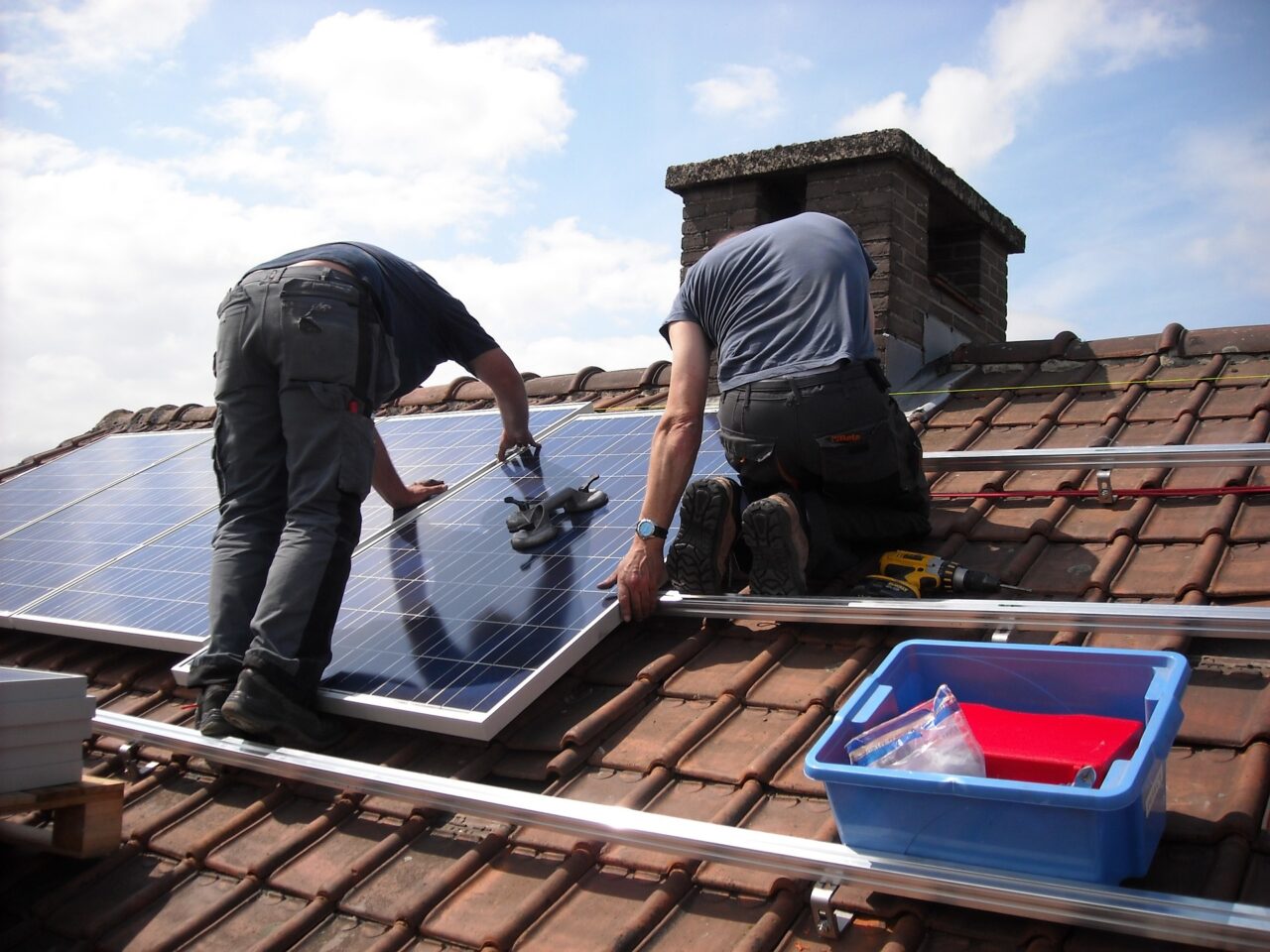 Panouri solare: Cum poți face ca fotovoltaicele tale să țină 50 de ani, în loc de 25
