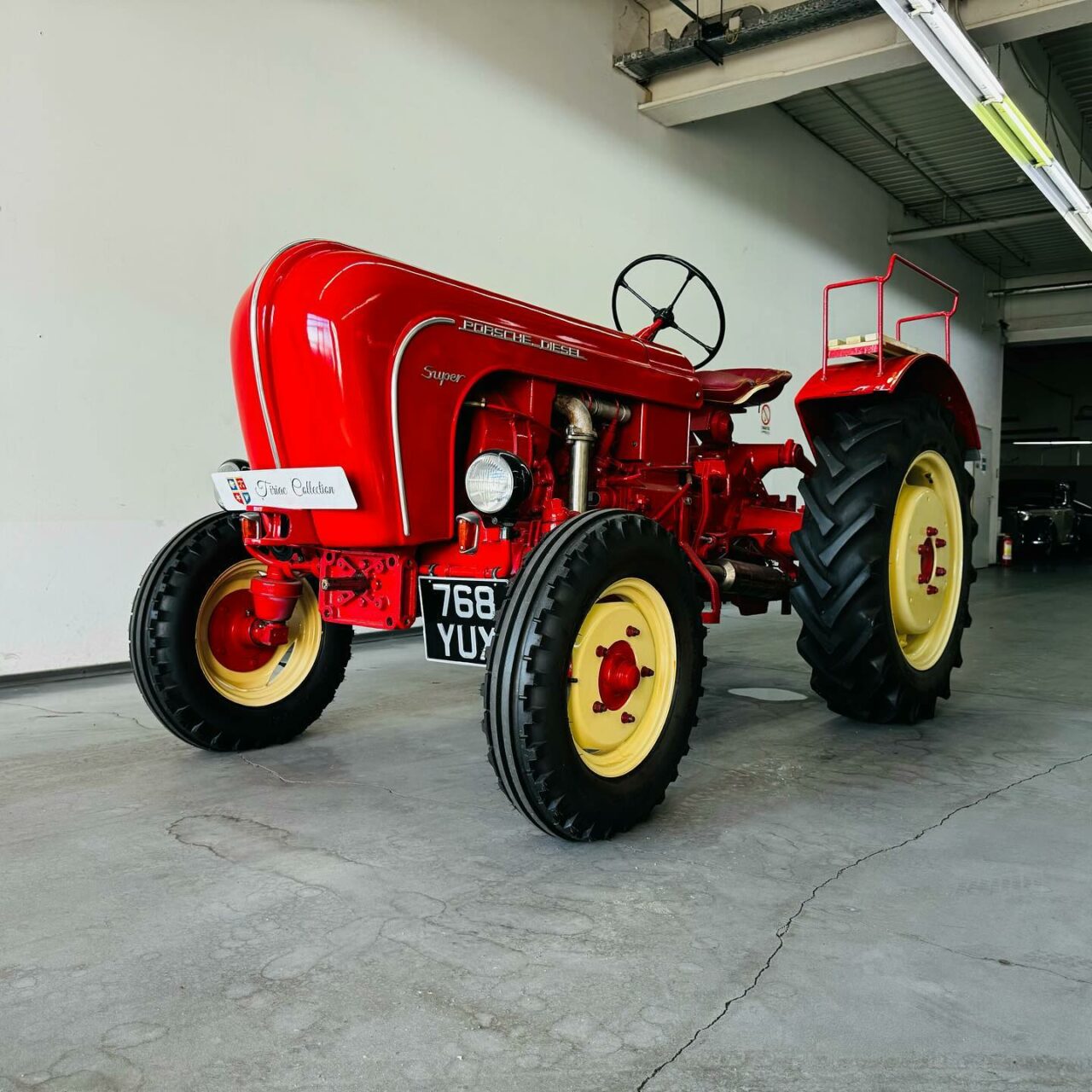 Omul de afaceri Ion Țiriac nu se uită la bani, când face noi achiziții pentru colecția sa auto de lux. Cât a plătit pentru un tractor PORSCHE