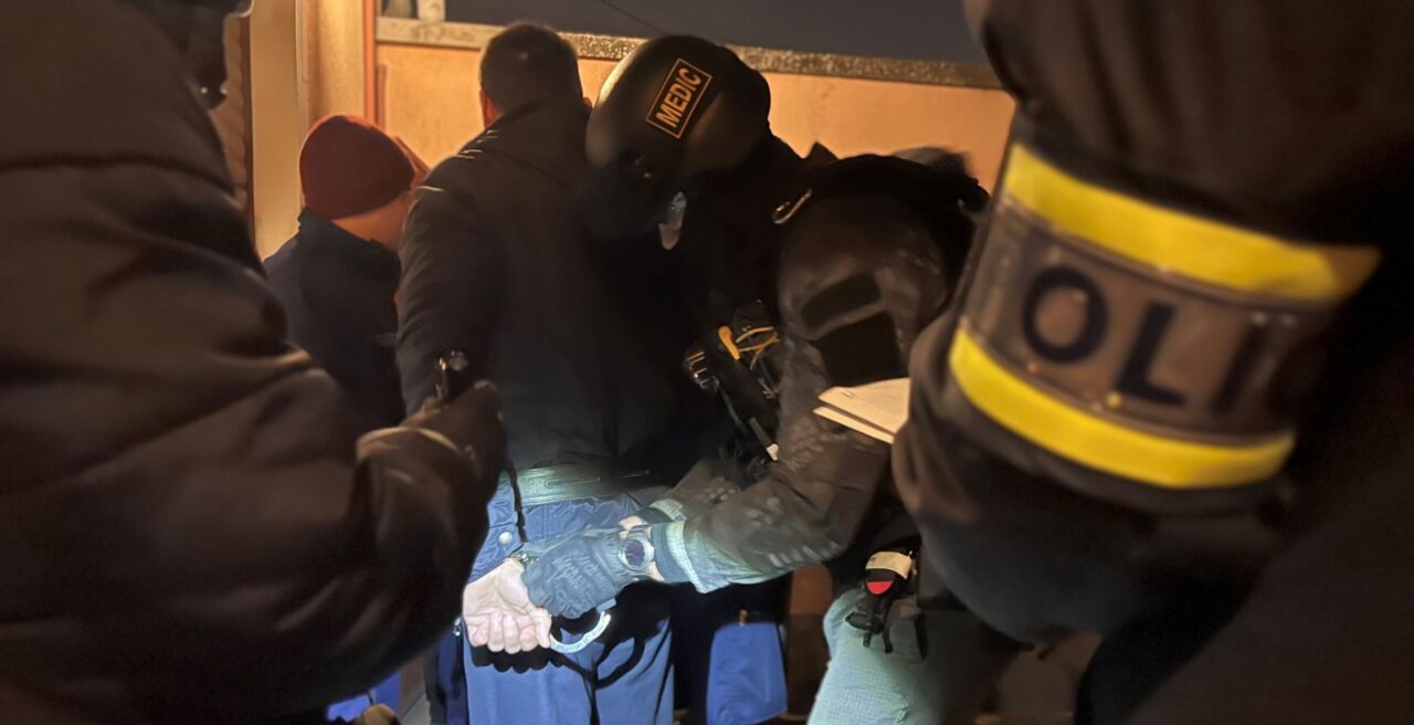 Grup infracțional suspectat de COMPLOT contra ordinii constituționale, destructurat în Ungaria