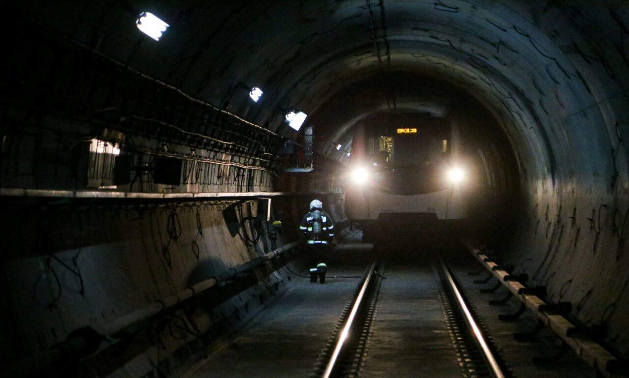 Două garnituri de METROU s-au ciocnit în stația Timpuri Noi din Capitală. Cum s-a întâmplat?