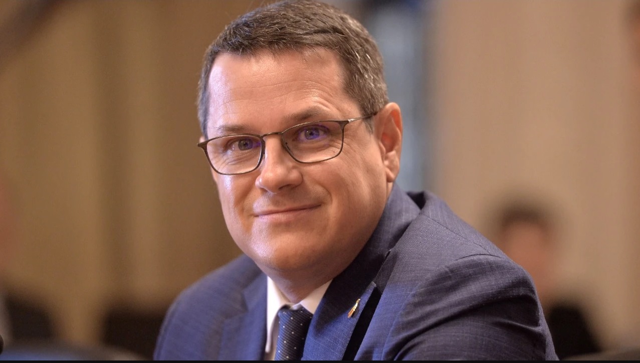 Eduard Hellvig, după amenințările lui Călin Georgescu: „Paranoia, teoriile conspirației, judecata prin asociere, crearea unor temeri false”