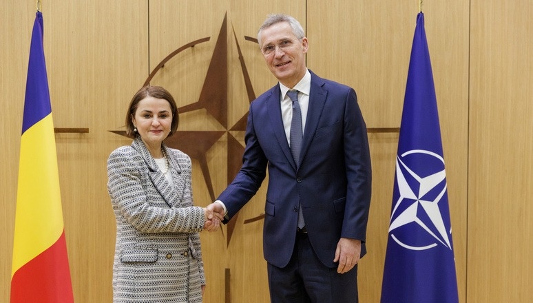 MAE, îngrijorat de „deteriorarea climatului de securitate” în regiune / Luminița Odobescu discută cu șeful NATO despre războiul din Ucraina