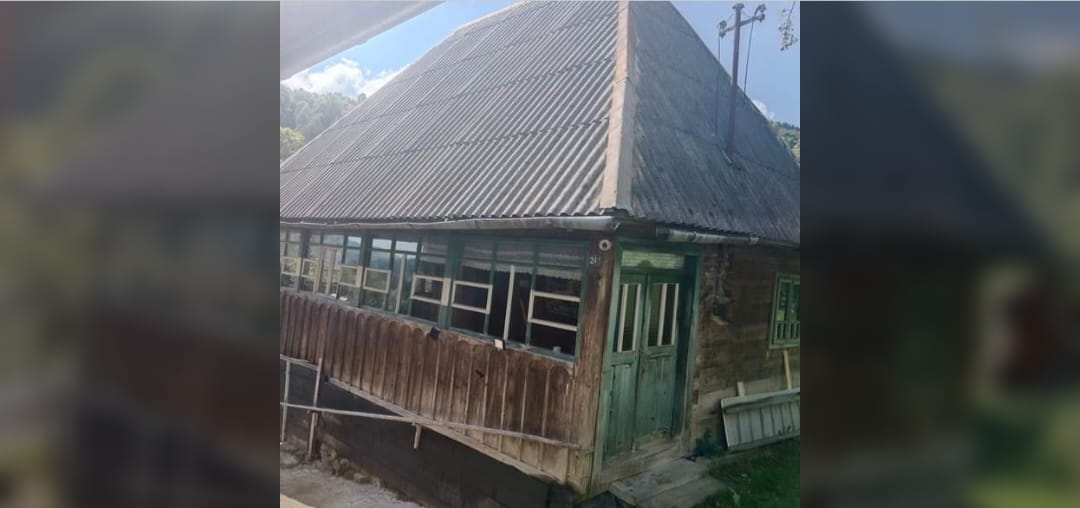 Casă veche de 130 de ani, la vânzare pe internet. Reacțiile au apărut imediat: ”Anunțul trebuia să sune așa: vă rog să mă scăpați de gunoi”