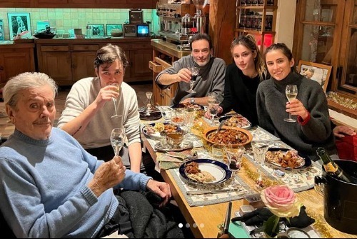 Alain Delon, tot mai slăbit. Anunțul făcut de Anthony, fiul său, după ce actorul a suferit un grav AVC, în 2019
