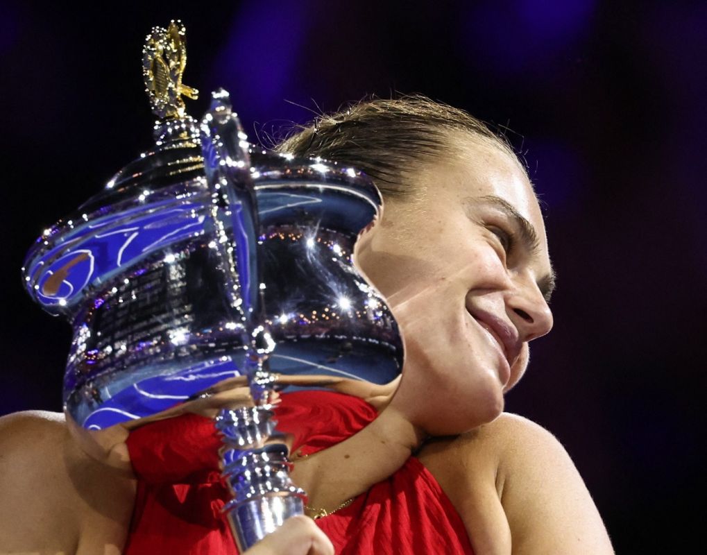 Aryna Sabalenka a câștigat Australian Open 2024: „Sper să revin şi la anul să ţin din nou acest trofeu în braţe”