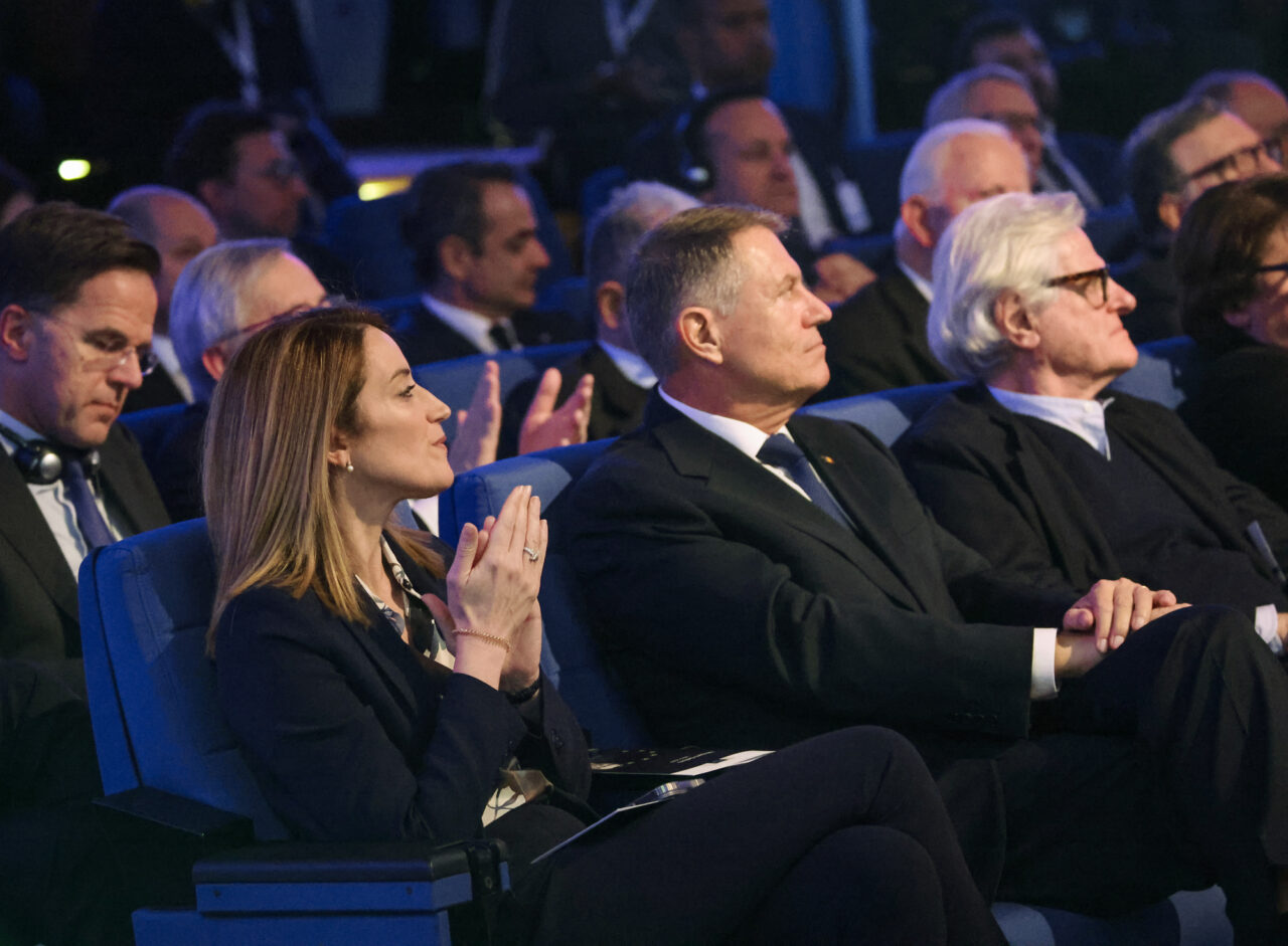 Klaus Iohannis, după ceremonia OMAGIALĂ în memoria politicianului Jacques Delors: „A deschis calea pentru o Uniune Europeană mai puternică”