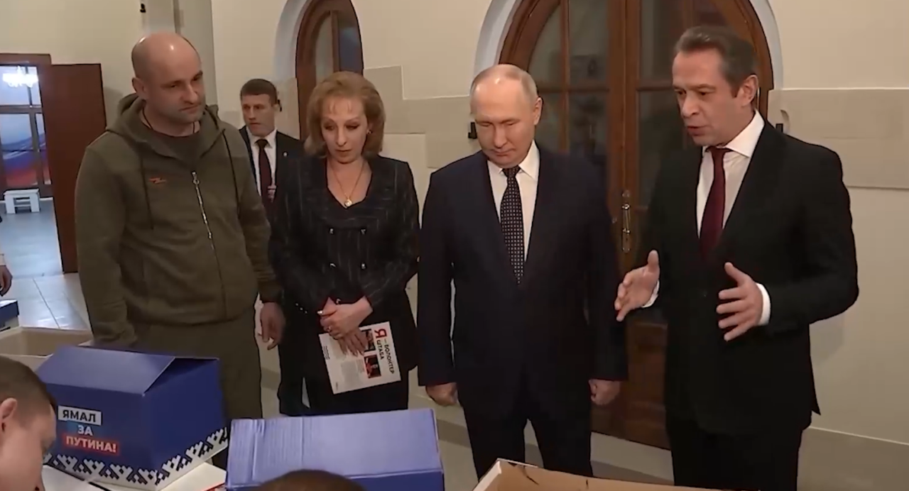 VIDEO | Țarul a intrat în campanie pentru o nouă înscăunare / Vladimir Putin are deja 2,5 milioane de semnături
