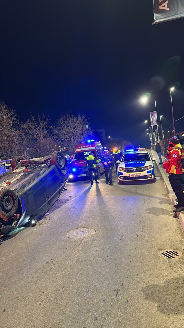 VIDEO | Un șofer s-a răsturnat cu mașina în Pipera